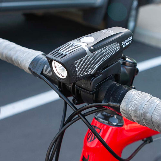 low profile handlebar mount strap style on red roadbike